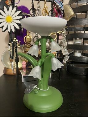 Bath and Body Works Tear Drop Three wick Candle Holder